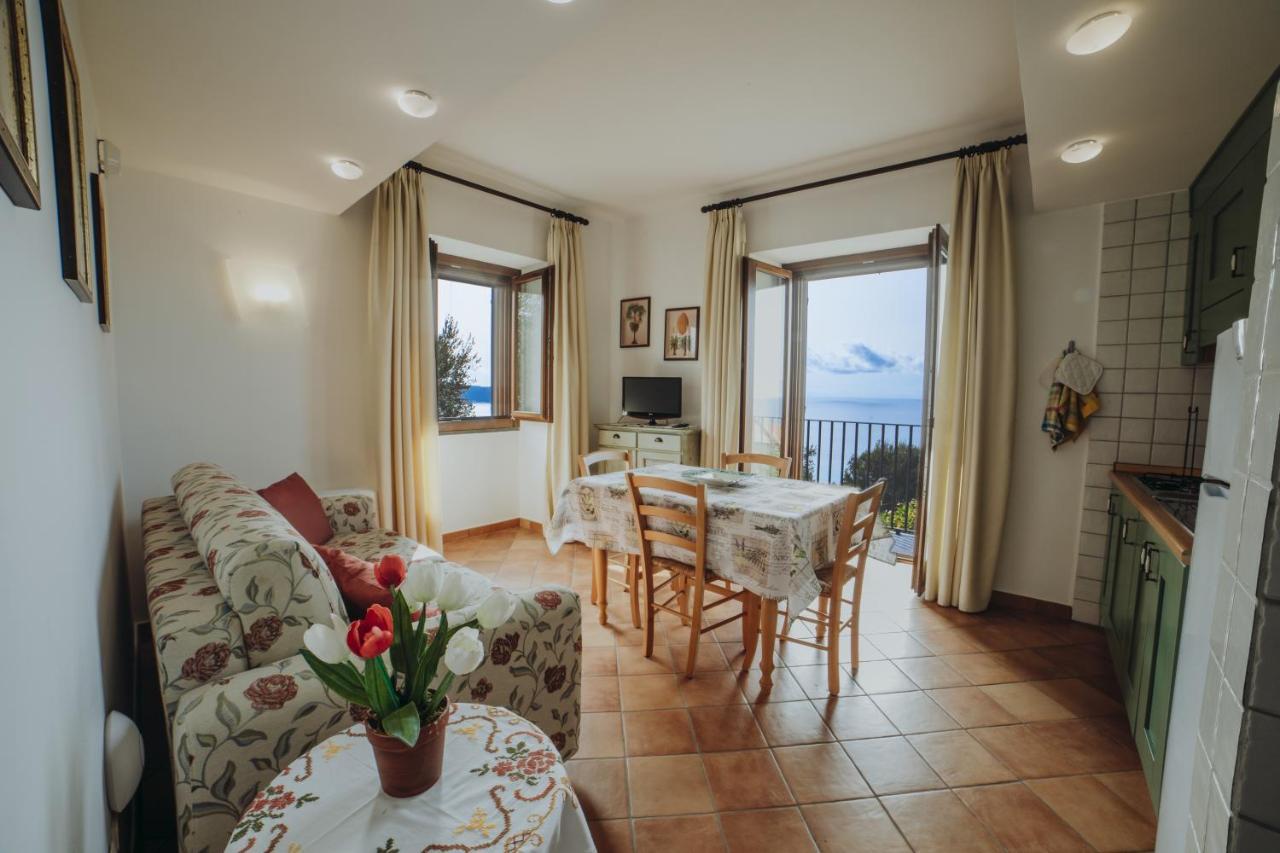 Residenza Golfo Degli Ulivi Lejlighedshotel Caprioli Eksteriør billede