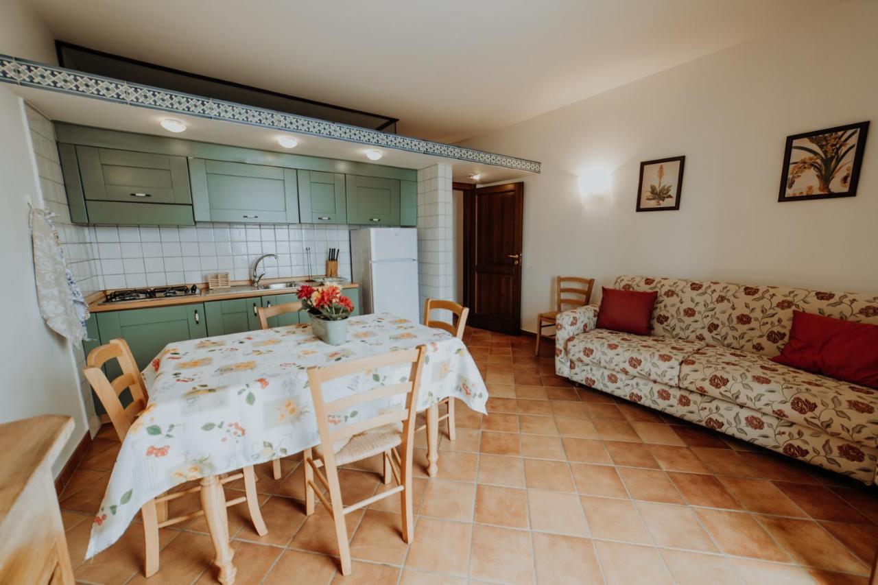 Residenza Golfo Degli Ulivi Lejlighedshotel Caprioli Eksteriør billede