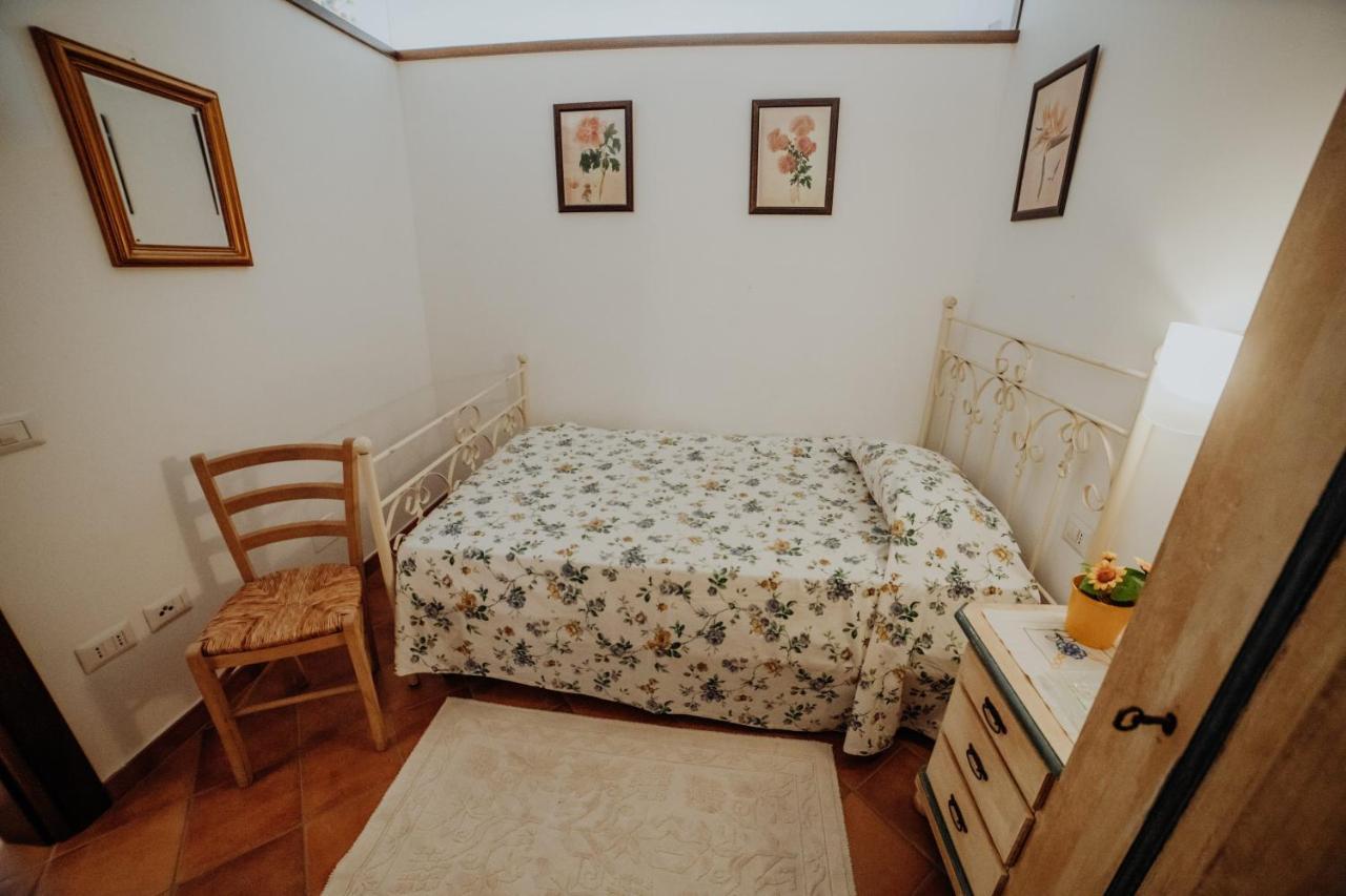 Residenza Golfo Degli Ulivi Lejlighedshotel Caprioli Eksteriør billede